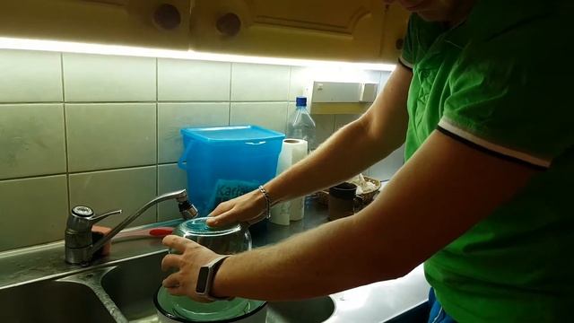 Разрезаем 3х литровую банку. Делаем колпак для светильника. смотреть онлайн