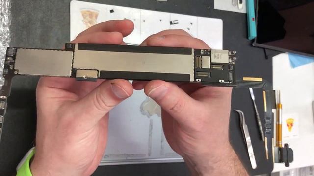 iPad Air не включается / не заряжается смотреть онлайн