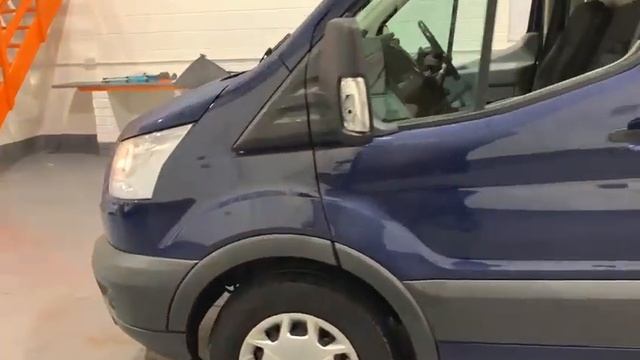 Blue Ford Transit (YR16 LWS) смотреть онлайн
