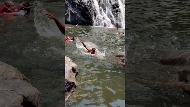 DudhSagar waterfalls trip in Goa 🔥/ #shortvideo 🔥💯@RAUNAK_SAHU_7033 смотреть онлайн