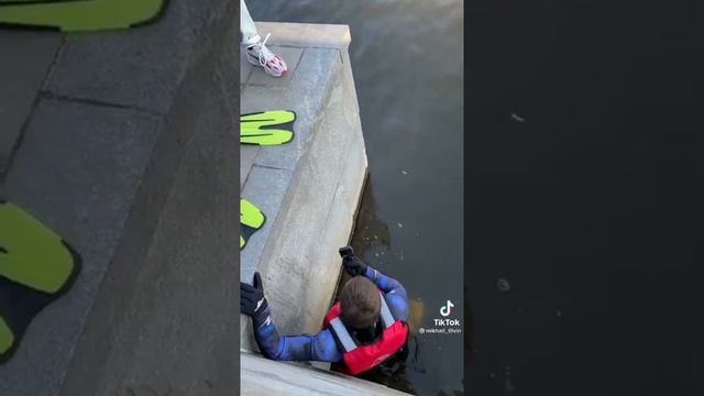 Река,Москва Сити, Литвин решил искупаться смотреть онлайн