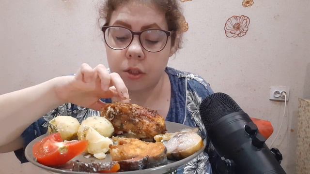Мукбанг Урвала с Праздничного Стола/Полна Тарелочка Вкуснях 😋🍗🐟🍅 смотреть онлайн