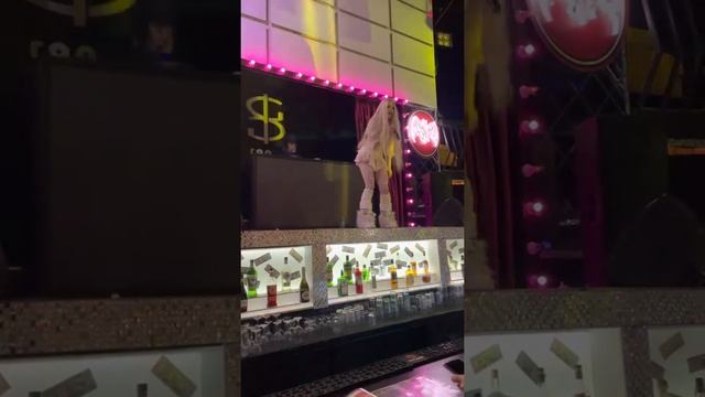 HOFMANNITA – 1000 Причин смотреть онлайн