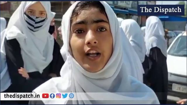 Sopore Girls School students demand shifting of school to a new building смотреть онлайн