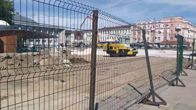 Саратов июнь 2020. Ремонт пешеходного покрытия у цирка и аллеи роз. смотреть онлайн