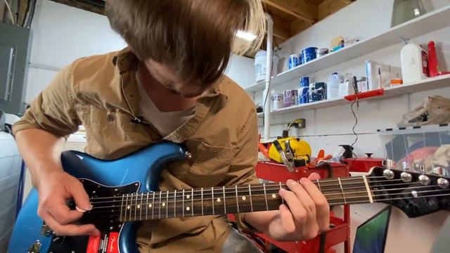 Fender American Professional TELECASTER vs. STRATOCASTER // On The Bench 🎸Tear down смотреть онлайн