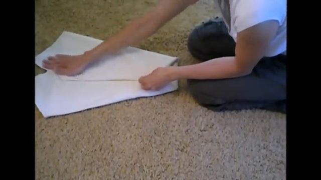 How To Fold Flat Cloth Diapers - Airplane Fold смотреть онлайн