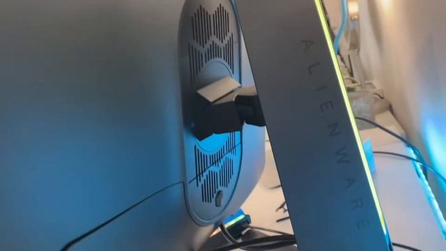 Alienware 240hz monitor смотреть онлайн