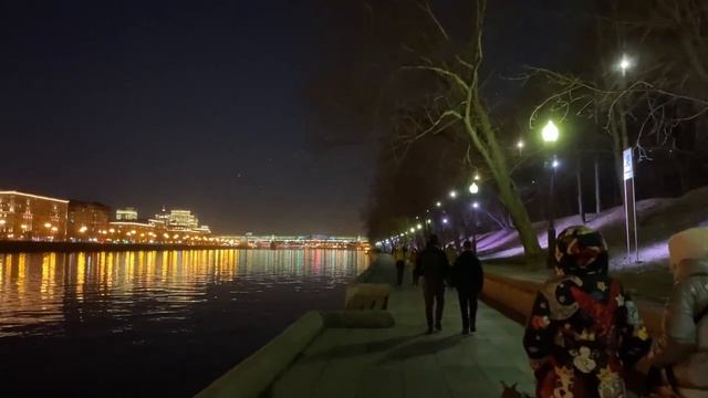 Прогулка по Москве вокруг парка Горького смотреть онлайн