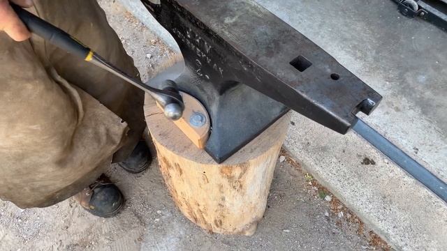 Blacksmithing Basics: How to Forge Steel смотреть онлайн