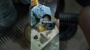 Как быстро прокачать топливо на экскаваторе-погрузчике JCB