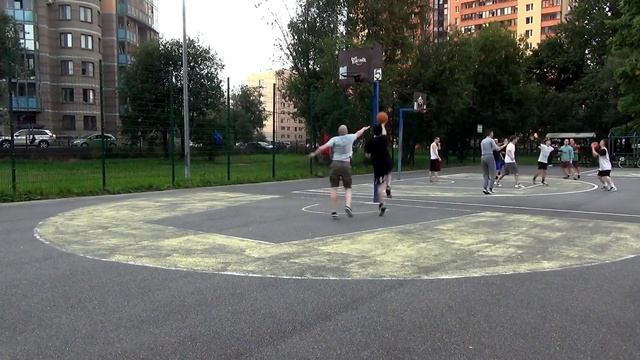1 on 1 vs. Old school player! Part 2 смотреть онлайн
