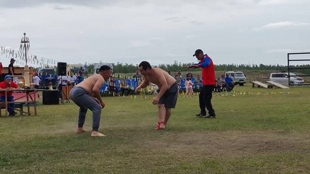 Хапсагай, 5-й слет водителей дальнобойщиков Республики Саха (Якутия) 21.06.2023 Чурапча смотреть онлайн