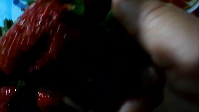 Гигантелла Макс ?превысила все мои ожидания. Ягода просто бомба. Для первого года это просто шок ? смотреть онлайн