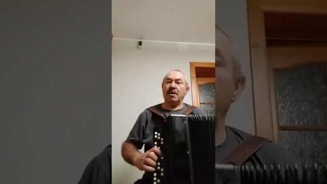 Бабушка рядышком с дедушкой. смотреть онлайн