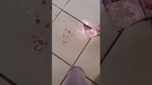 Как заделать трещену на плитке.