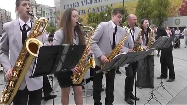 Духовий оркестр КІМ ім. Р.М. Глієра. «Каприччіо» для 5-ти саксофонів. смотреть онлайн