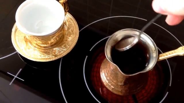 Как сварить Кофе в турке по-турецки. Кофе по-Восточному/ Турецкая кухня. Türk kahvesi. Türk mutfağı смотреть онлайн
