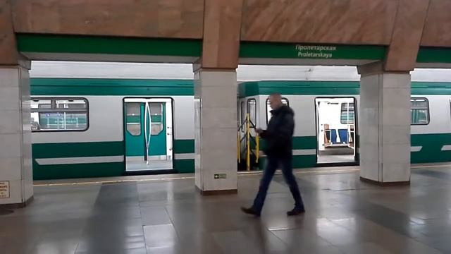 Юбилейный дверь зелёного цвета смотреть онлайн