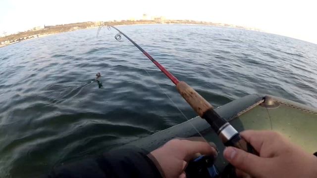 МОРСКАЯ РЫБАЛКА НА БЫЧКА С ЛОДКИ! смотреть онлайн