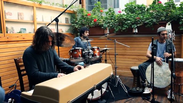 ILHAN ERSAHIN'S WONDERLAND FEATURING HUSNU SENLENDIRICI