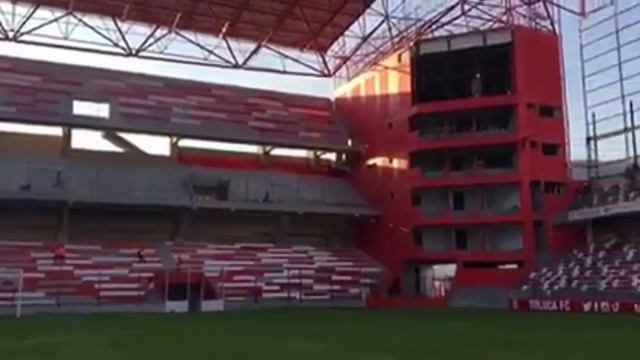 Últimas Imágenes de la Remodelación del Estadio Nemesio Díez - Toluca CF смотреть онлайн