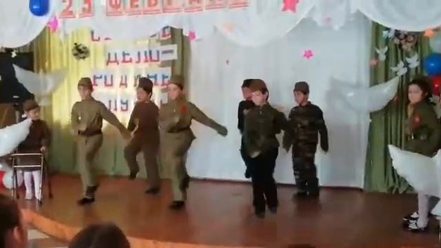 Танец "Пацаны в строю стоят" учащиеся 3 "б" кл МКОУ "СОШ с. Садовое" смотреть онлайн