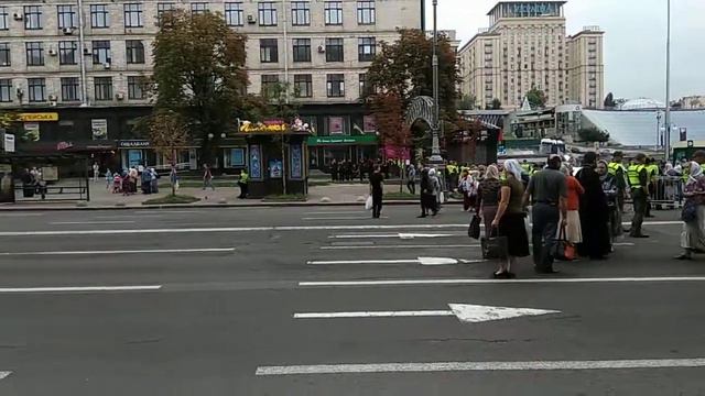 Проход на молебен к Владимирской горке. смотреть онлайн