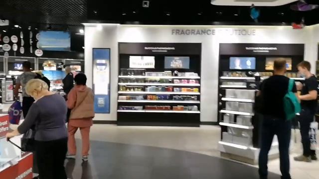 Прогулка по аэропорту Сочи от входа до выходы на посадку.