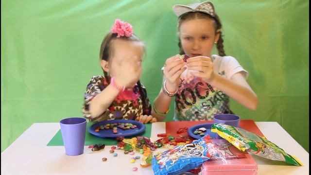 РЕАКЦИЯ ДЕТЕЙ НА ГЕРМАНСКИЕ СЛАДОСТИ, конфеты. Сладости из Германии.Trying German sweets, candy. смотреть онлайн