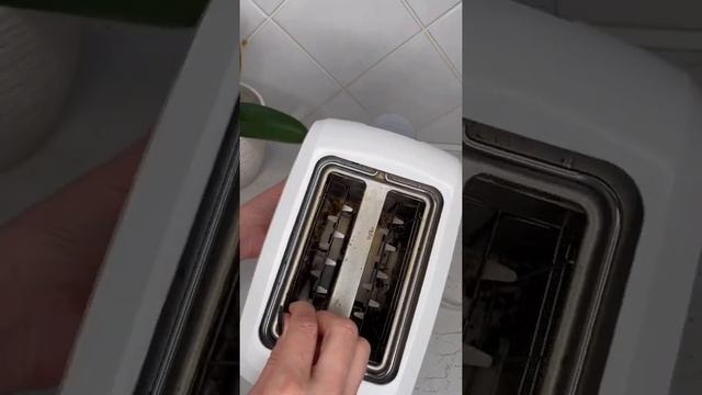 Как почистить тостер . Подпишись ⬇️? смотреть онлайн