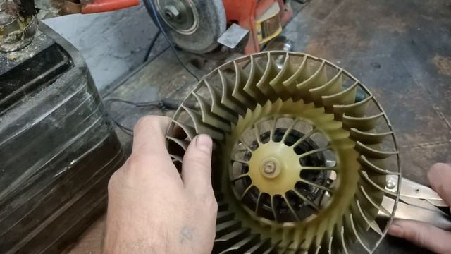 Супер-Простой способ снять крыльчатку Мотора Печки. смотреть онлайн