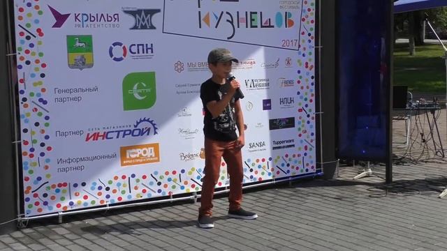 Мвджеймс / Маленький кораблик | поёт мальчик смотреть онлайн