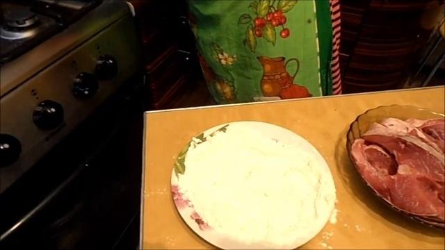 Как пожарить большого карпа и икру.Жареный карп.Жареная рыба. Fried fish and caviar.My kitchen is. смотреть онлайн