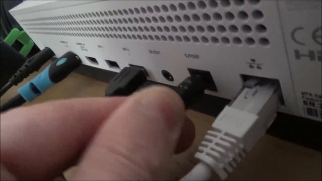How to Connect a Xbox One S Console to a DVI Computer Monitor смотреть онлайн