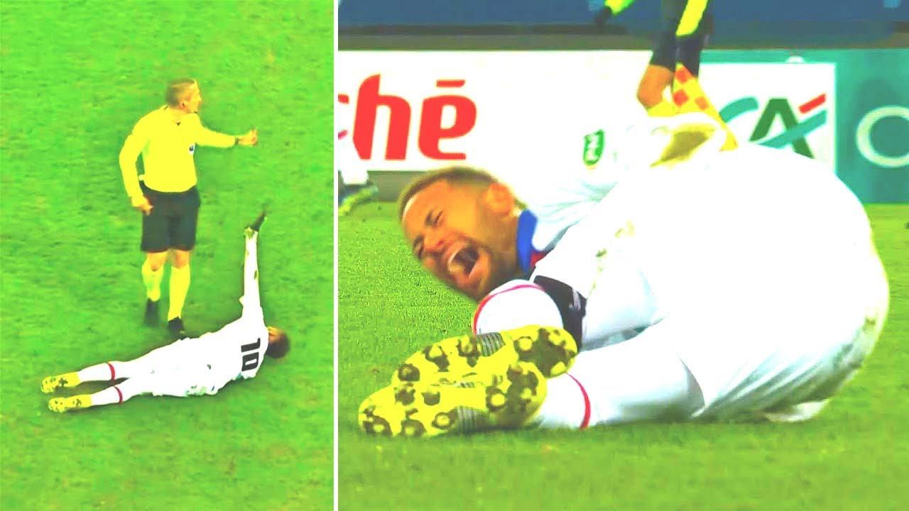 NEYMAR' HORRIBLE INJURY, THAT SHOCKED The FOOTBALL WORLD! NEYMAR Is Out From BARCELONA - PSG Match!