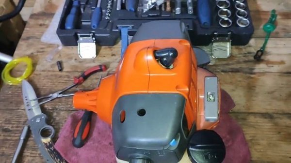 krovinorez Husqvarna 125r prvý štart part 2# ??