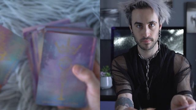 Threads of Fate - HOLOGRAPHIC TAROT CARDS! | UNBOXING/REVIEW смотреть онлайн
