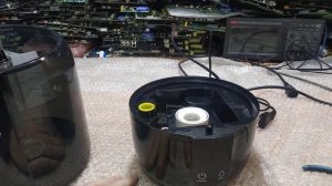 Потёк увлажнитель воздуха. А кто виноват, что вы не читайте инструкцию пользователя!