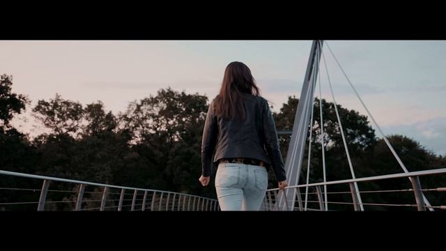 Canon EOS R + Ronin S // Cinematic Evening Walk Test смотреть онлайн