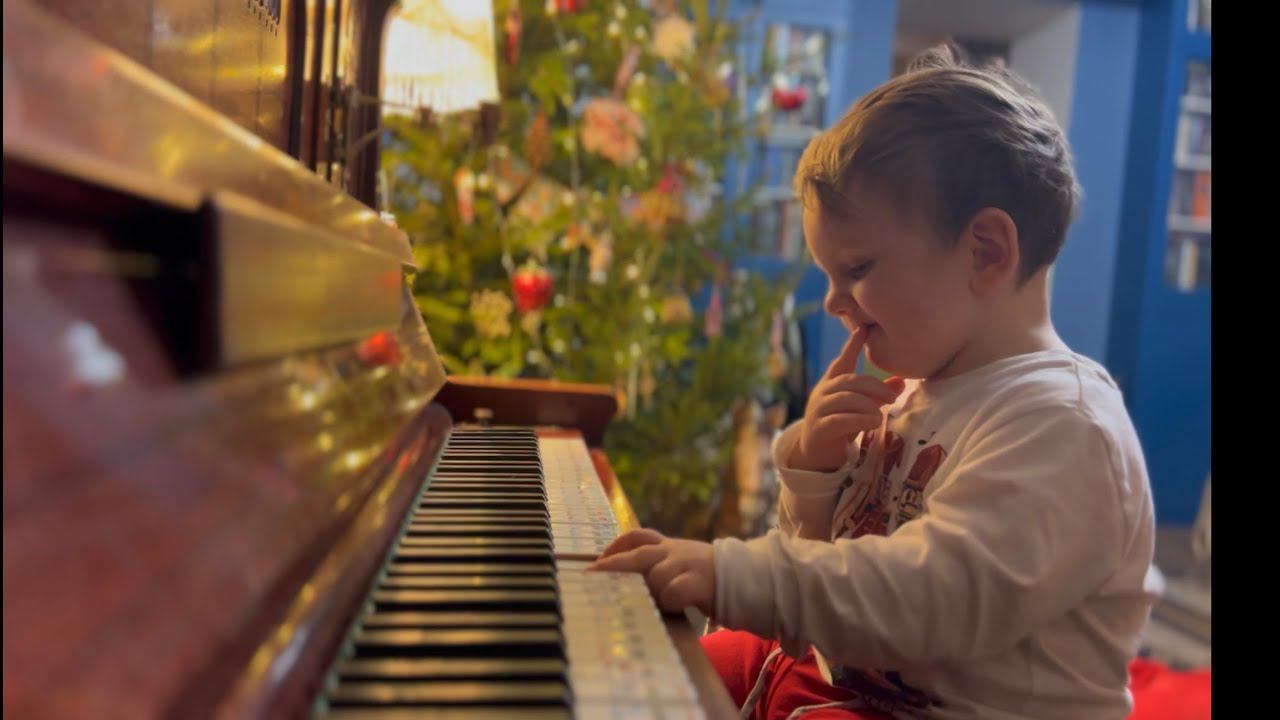 It Is Too Early For Gavriil To Learn Bach - Гаврилушке еще рано учить Баха