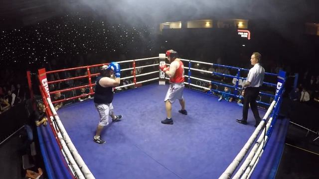 Ultra White Collar Boxing | Barnsley | Darren Symons VS Paul Herbert смотреть онлайн