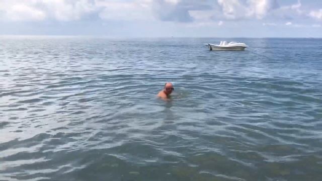 Как я ПОТЕРЯЛА ЗОЛОТУЮ СЕРЁЖКУ В МОРЕ ? смотреть онлайн