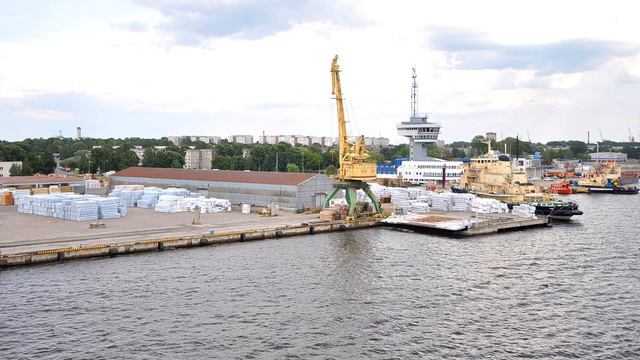 Вдоль по Даугаве смотреть онлайн