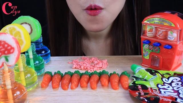 ASMR FRUIT RAINBOW CANDY BOTTLE POP BUBBLE GUM CARROT JELLY MERINGUE COOKIE SQUEEZE CANDY MUKBANG смотреть онлайн