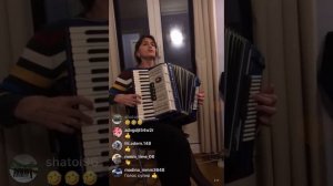 Просто послушайте как поет эта чеченка!!