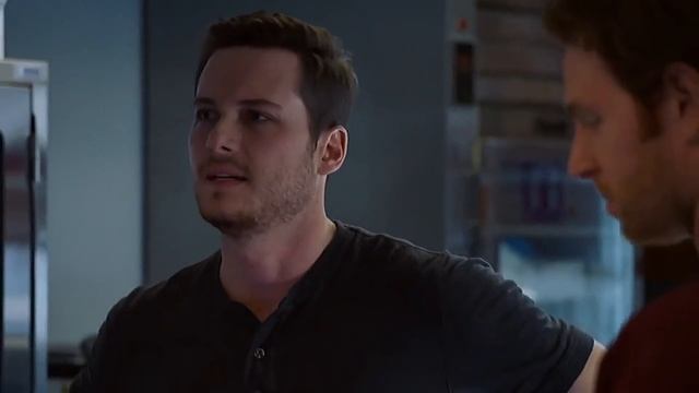 Every bad thing that happened to Jay Halstead (S1-S7) смотреть онлайн