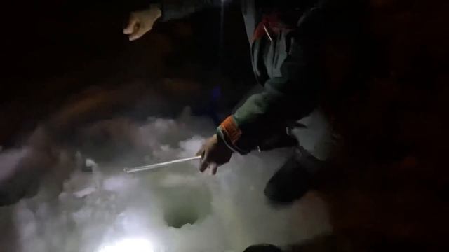 Кто сказал что форель ночью не клюет? смотреть онлайн