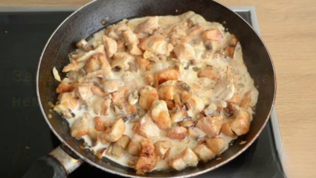 Жюльен с курицей и грибами. Julienne With Chicken And Mushrooms.