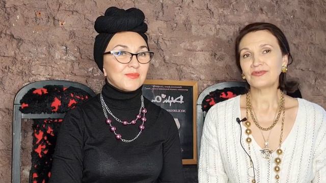 Его величество-ЖЕМЧУГ Невероятно Смело Дерзко Выразительно! Крупный Жемчуг на верхней одежде. смотреть онлайн